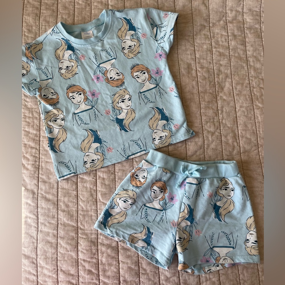Disney Anna and Elsa Matching Set